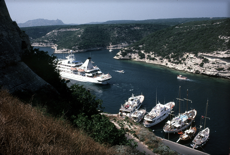 n_16_bonifacio_1984.jpg